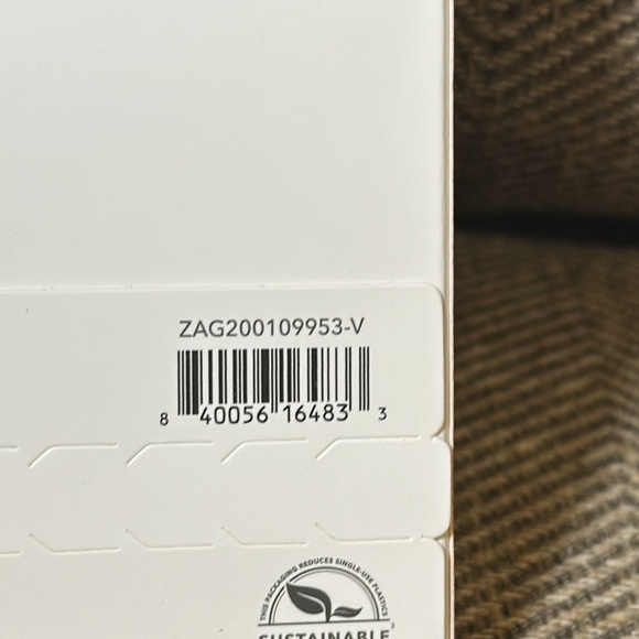 NWT Zagg Invisible Shield Glass Elite Visionguard iPhone 14 ProMax Screen - Picture 8 of 8